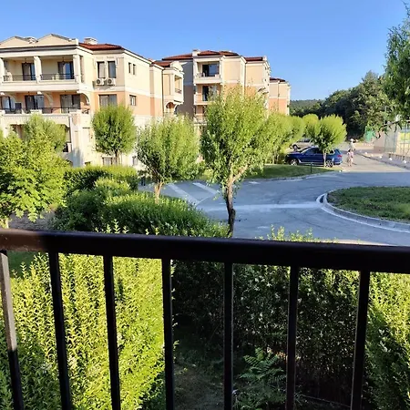 Life Private Apartment *