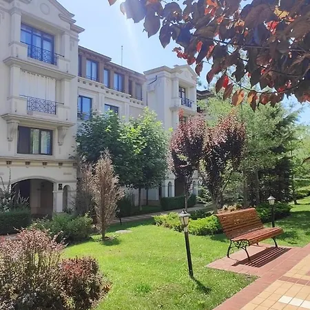 Life Private Apartment *